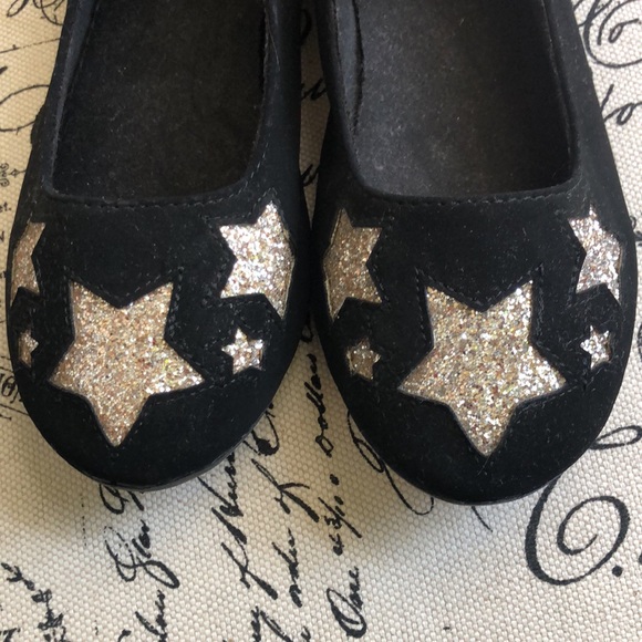 Ankle strap flat shoes for a girl, size 5 1/2 - Picture 2 of 6